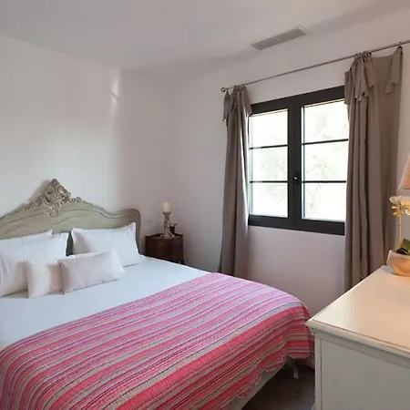 Villa Sleeps 6 Pool Air Con Rottani