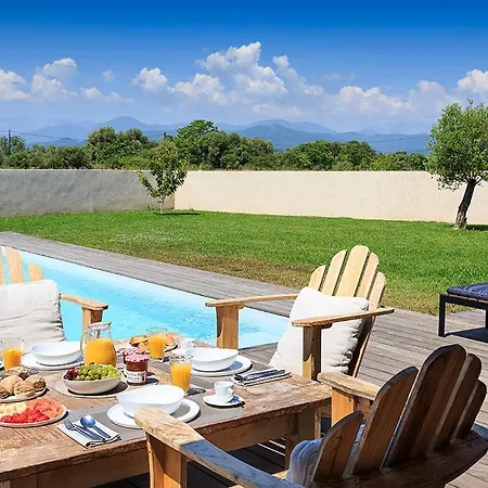 فيلة Sleeps 6 Pool Air Con *