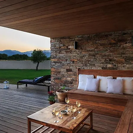Sleeps 6 Pool Air Con Villa Rottani